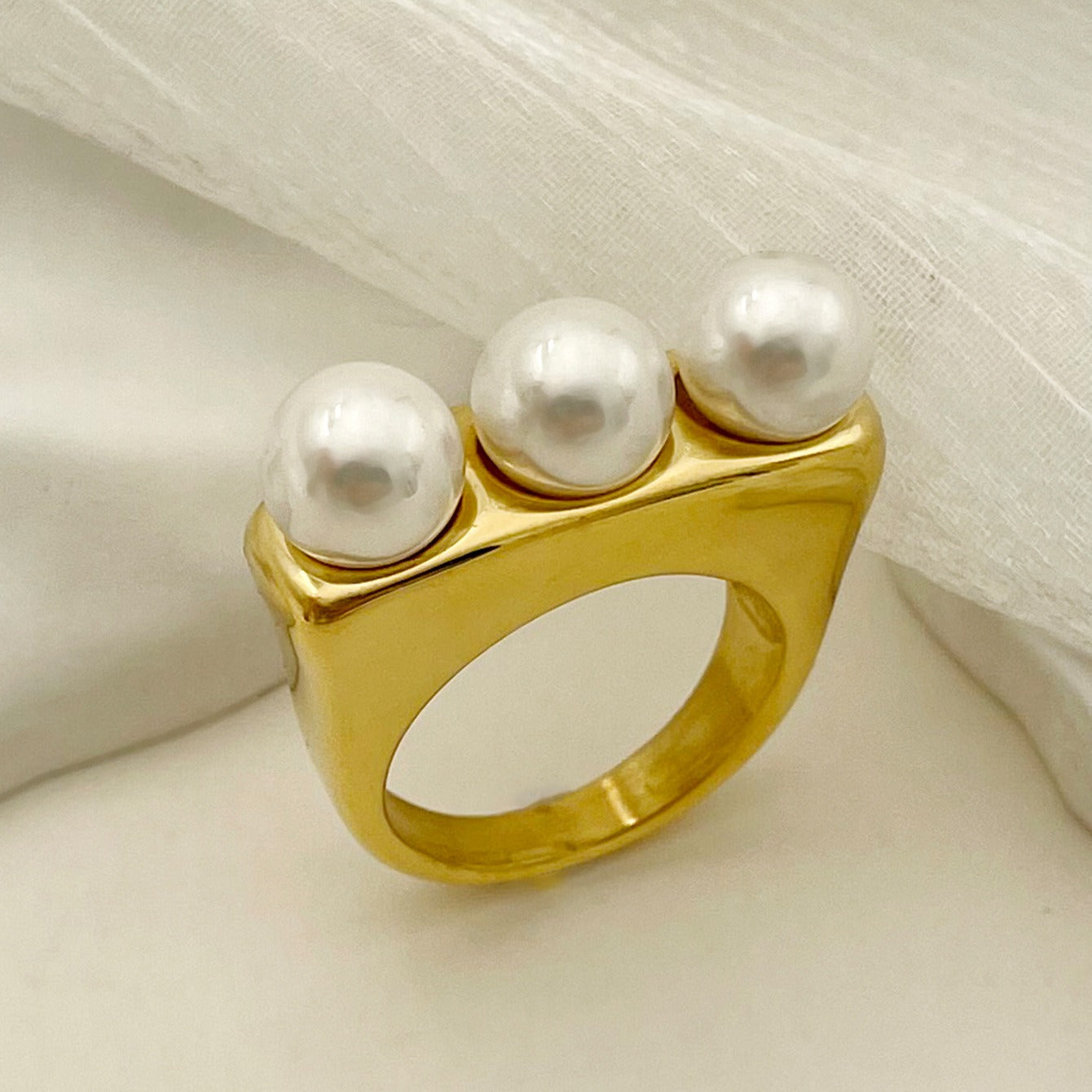 New French retro high-end design light luxury stainless steel ring for women