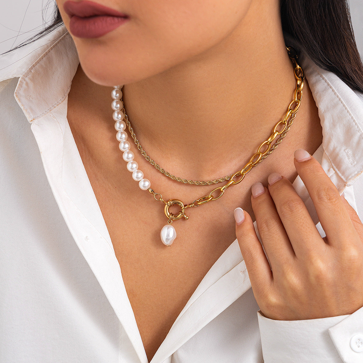 French teardrop shaped pearl pendant collarbone chain, fashionable irregular multi-layer alloy necklac