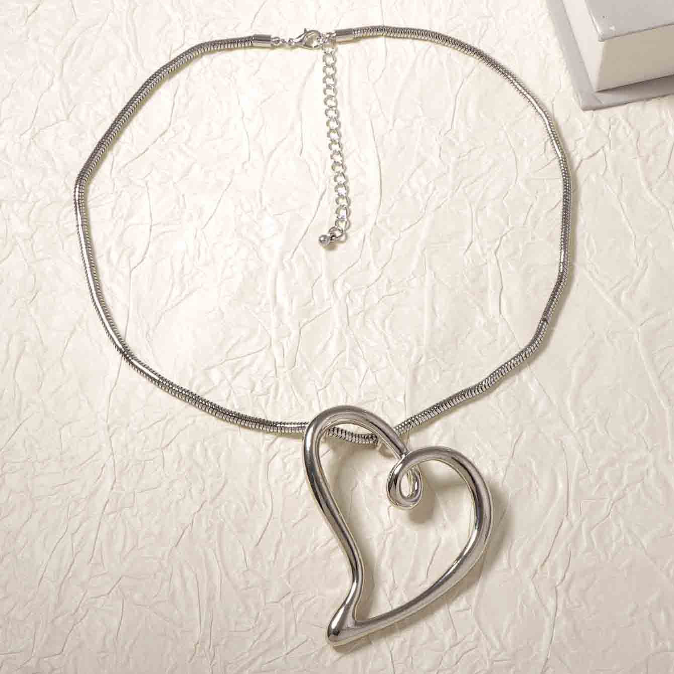 Simple and fashionable rope style metal chain alloy hollow heart pendant necklace versatile casual women's style