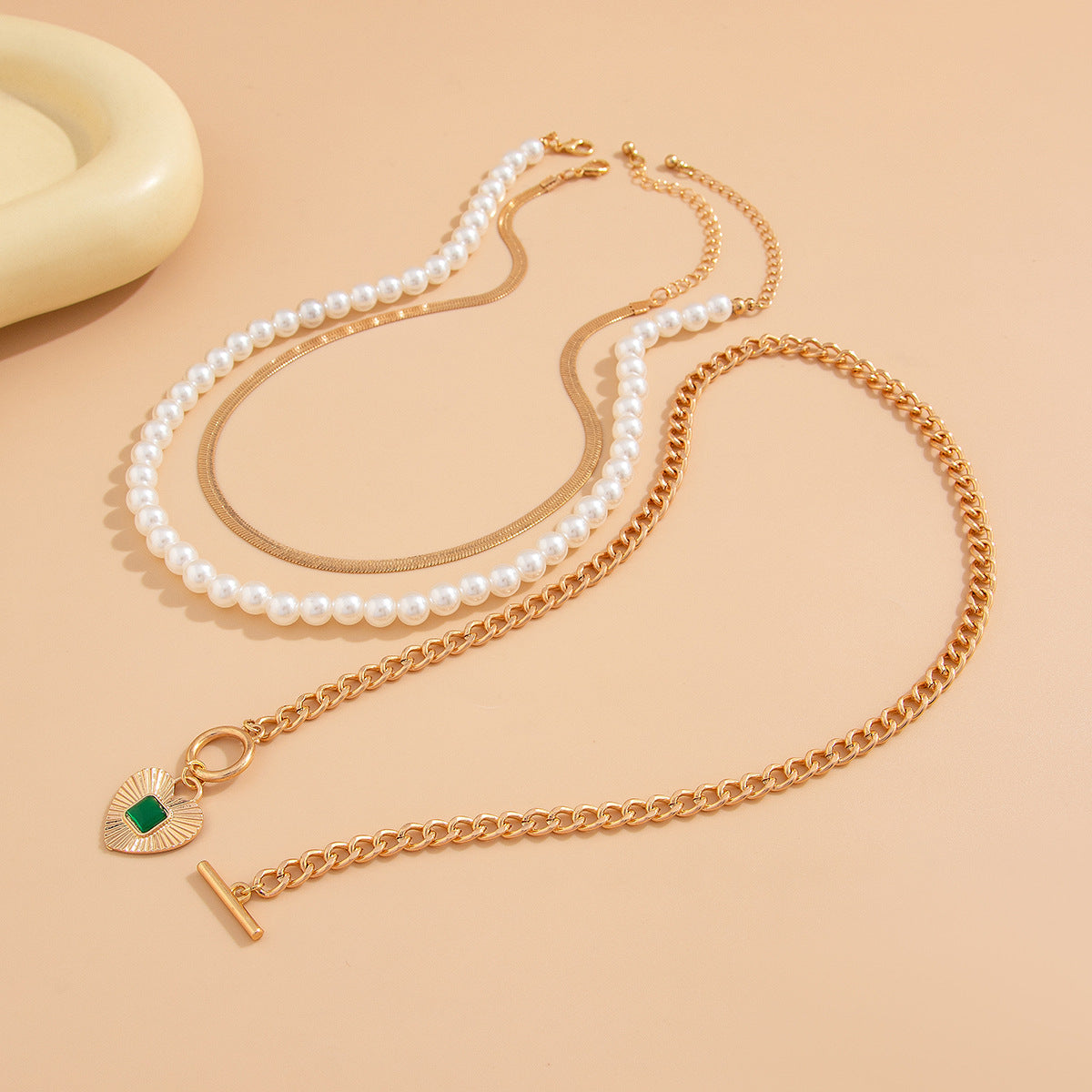 French teardrop shaped pearl pendant collarbone chain, fashionable irregular multi-layer alloy necklac
